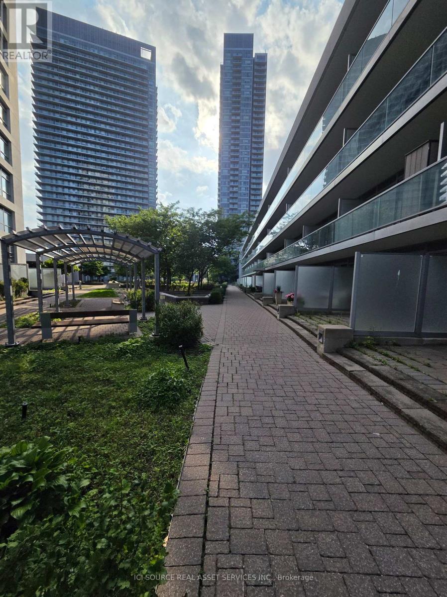 #221 2035 SHEPPARD AVENUE E - 2