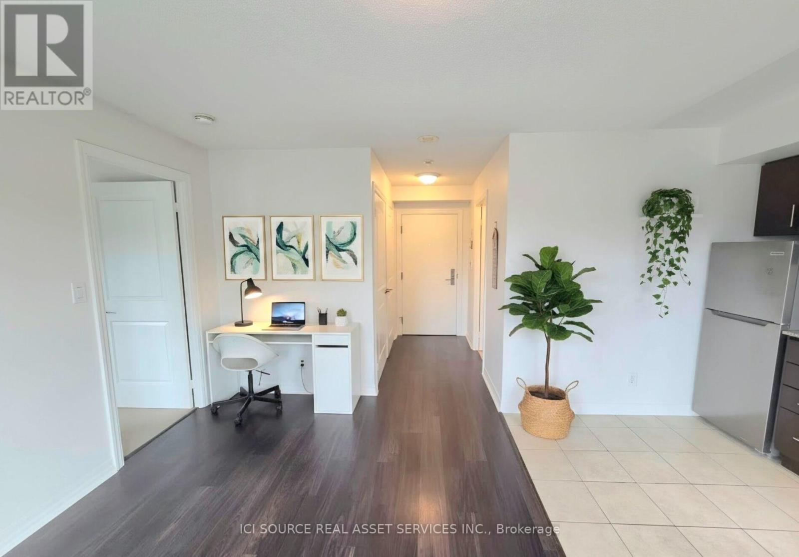 #221 2035 SHEPPARD AVENUE E - 8
