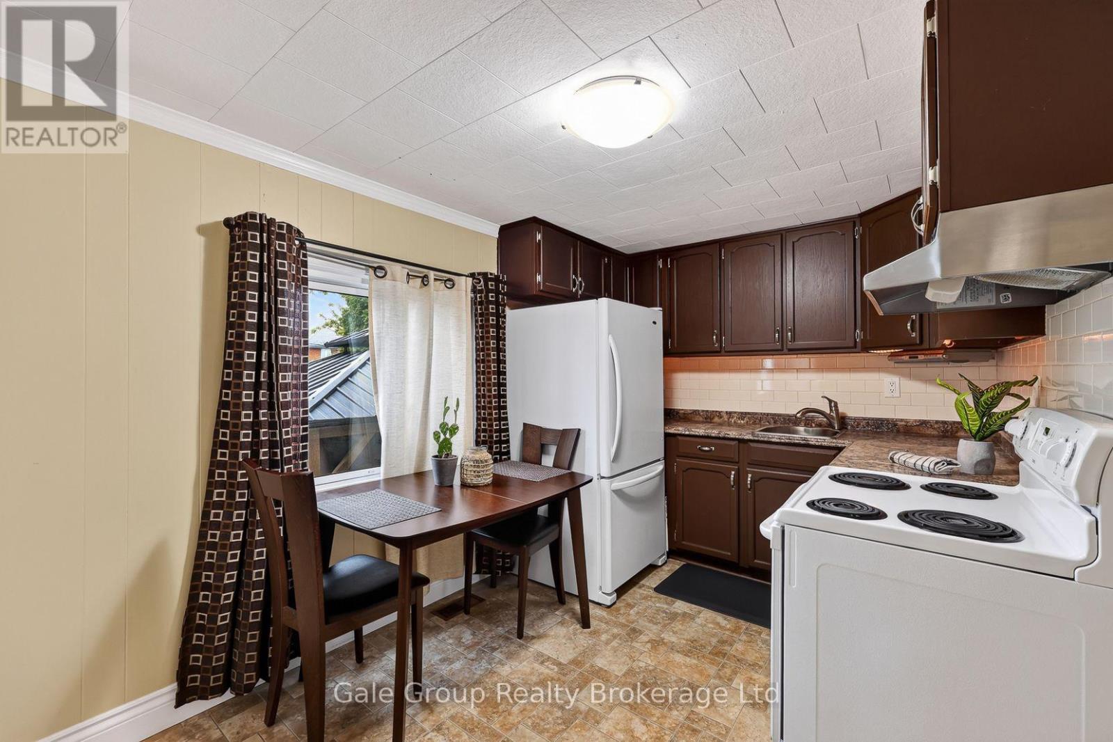 46 BLANDFORD STREET - 10