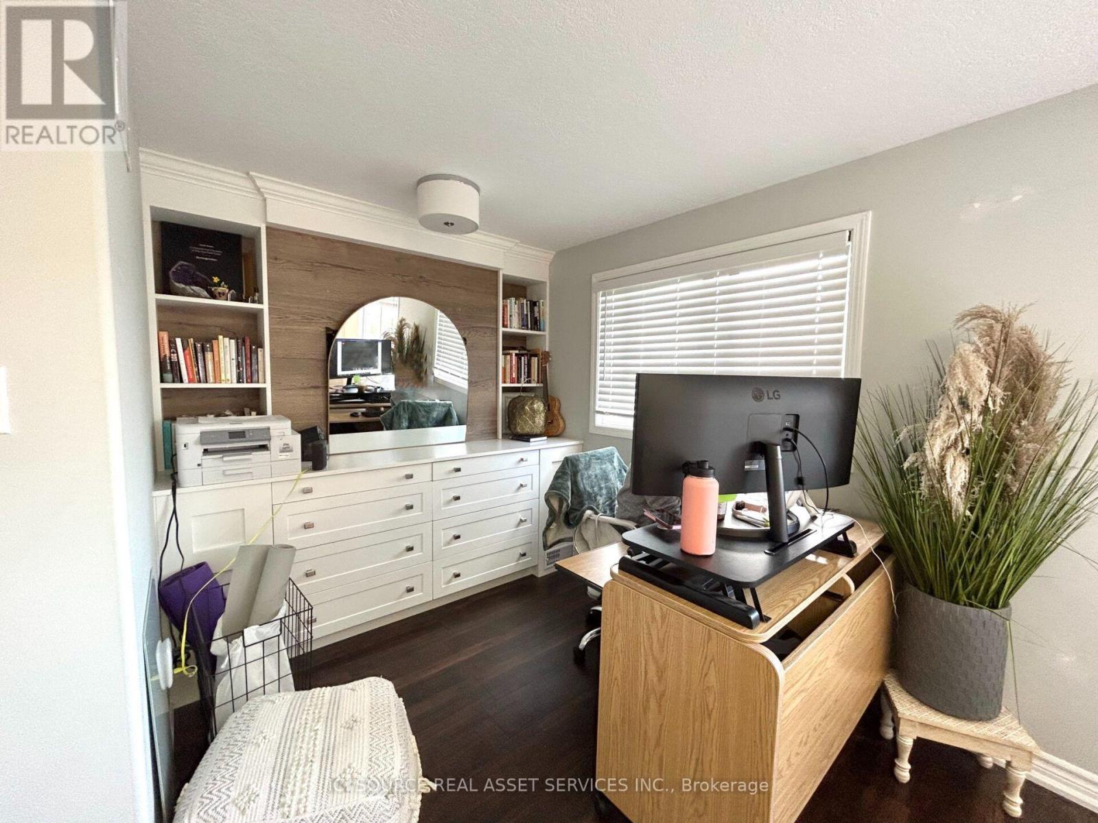 70 FALKNER ROAD - 23