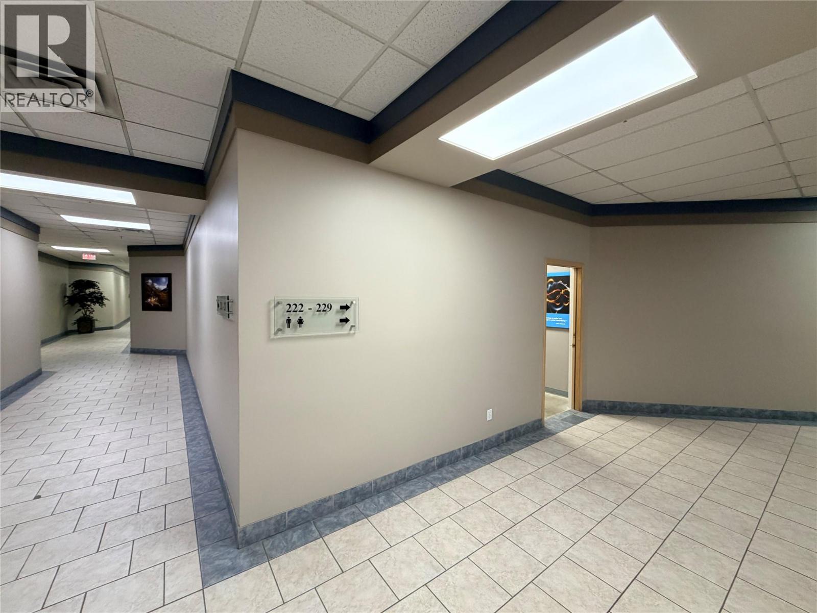 212 1634 Harvey Avenue, Kelowna