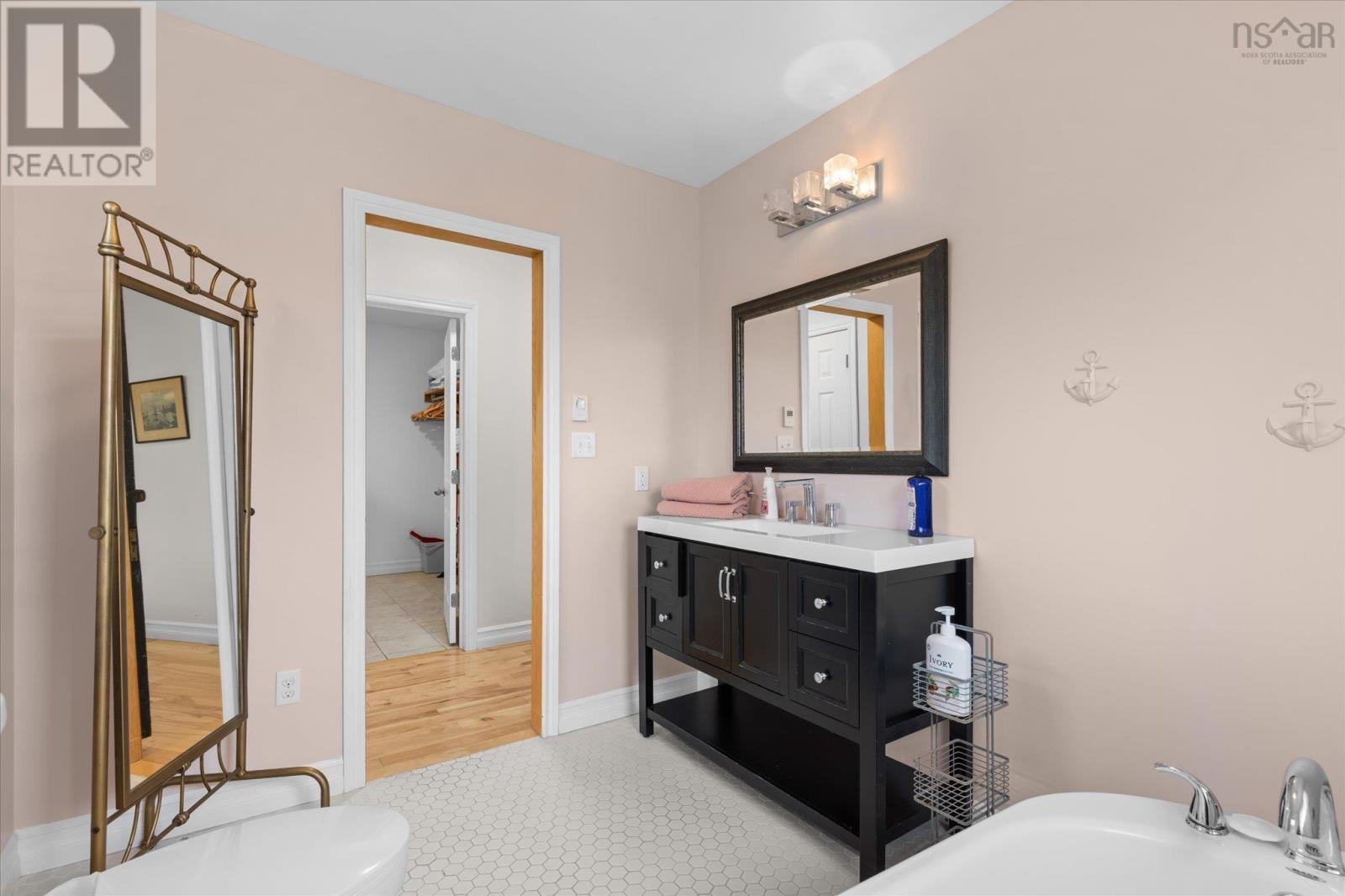 5853 3 Highway - 28
