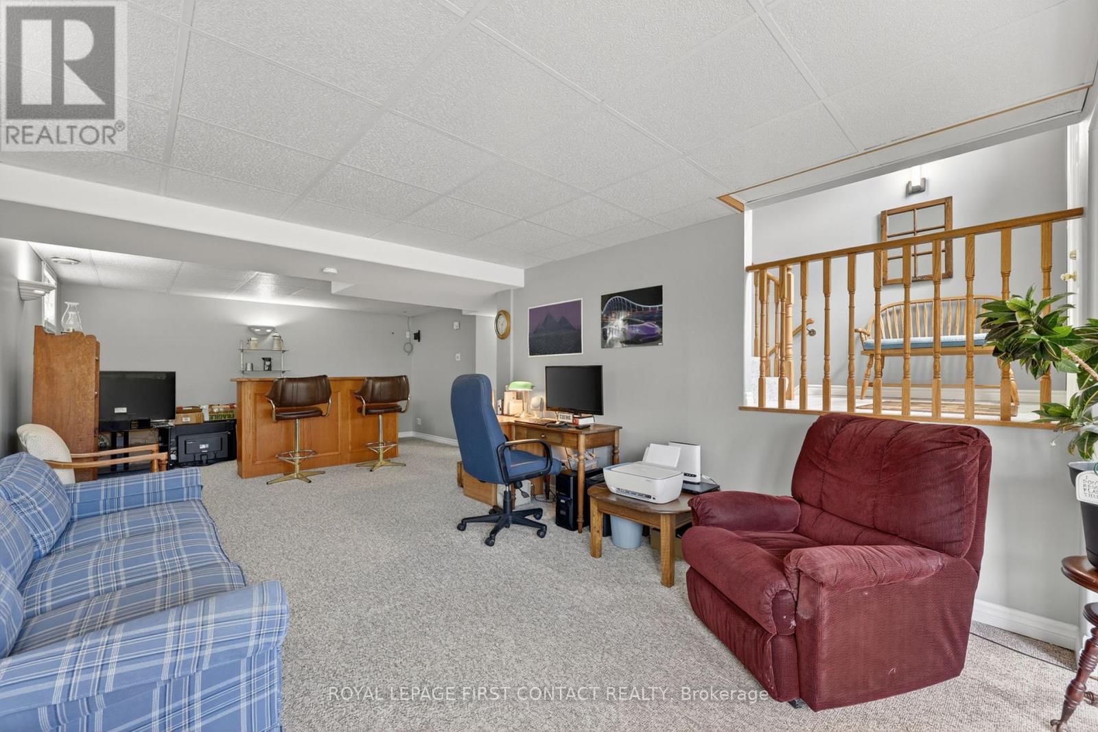 23 MCFADDEN DRIVE - 33