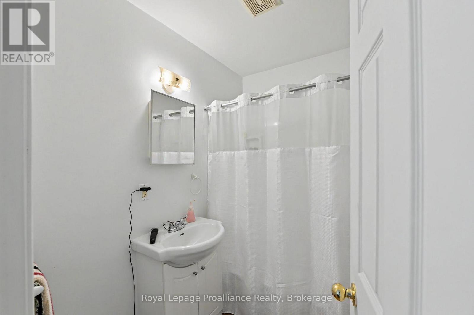 1, 1A, 3, & 3A RAMSAY AVENUE - 14