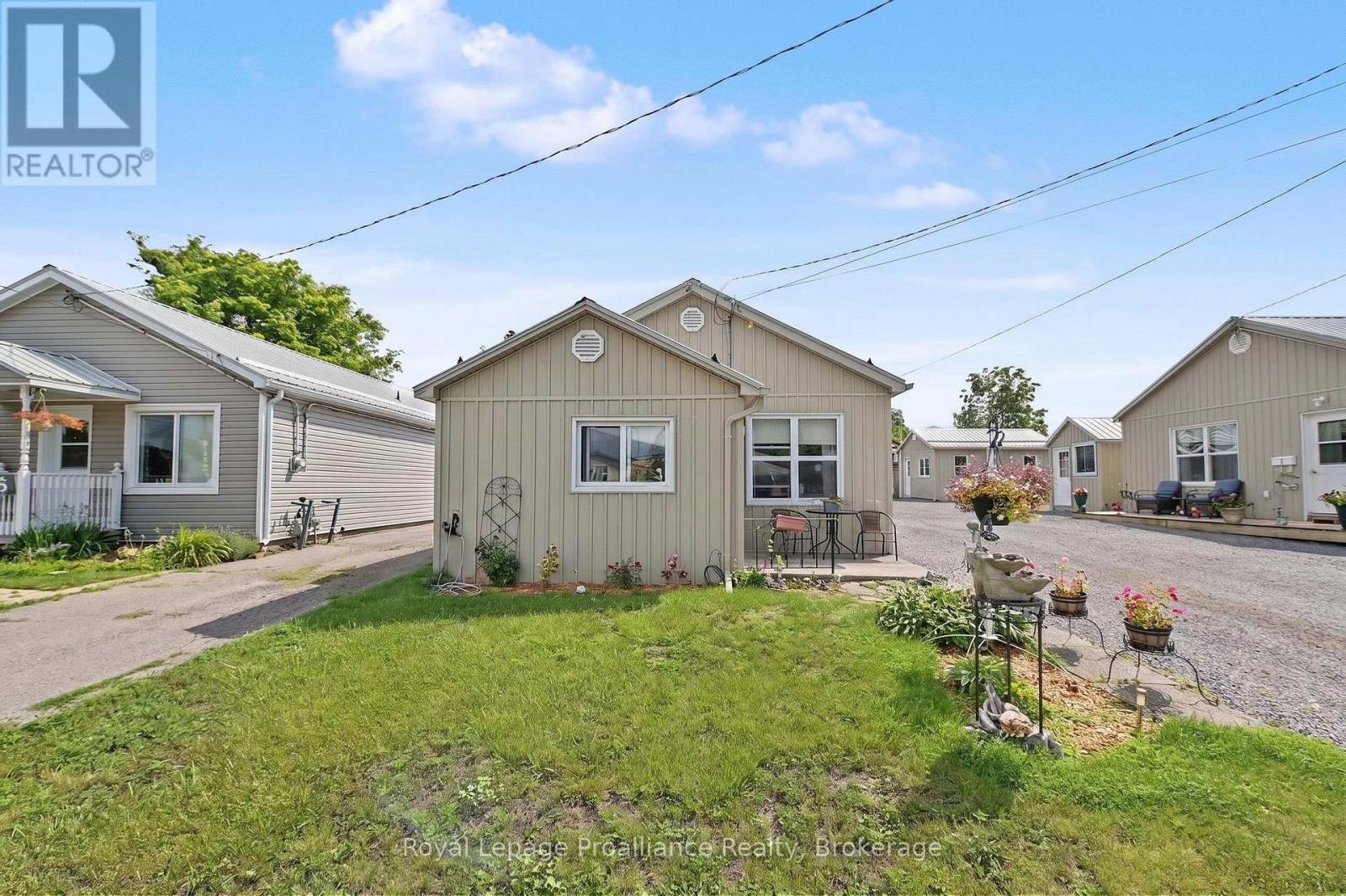 1, 1A, 3, & 3A RAMSAY AVENUE - 17