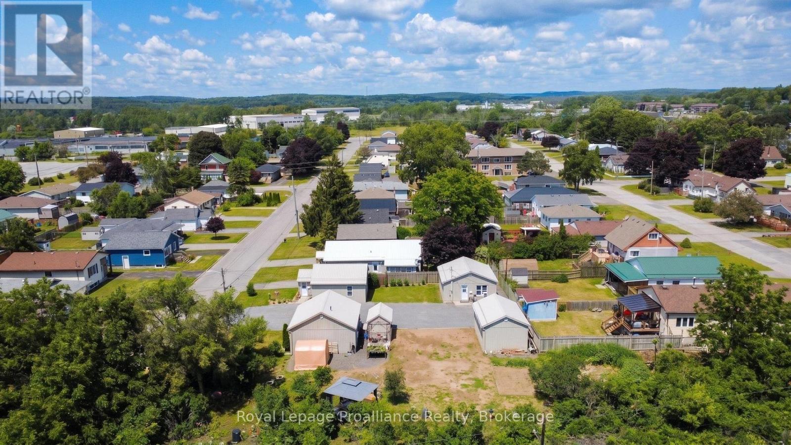1, 1A, 3, & 3A RAMSAY AVENUE - 24
