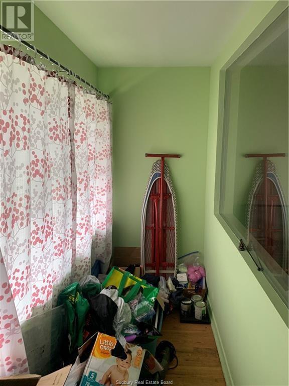 775 FALCONBRIDGE RD - 17