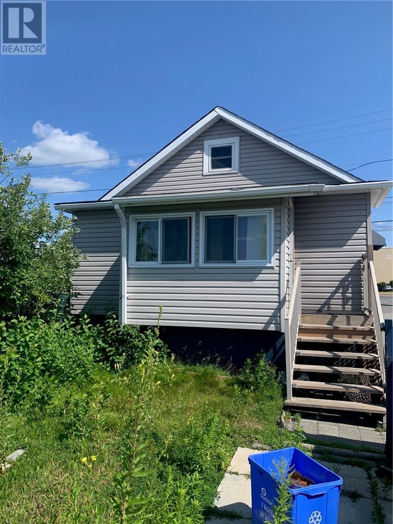775 FALCONBRIDGE RD - 3
