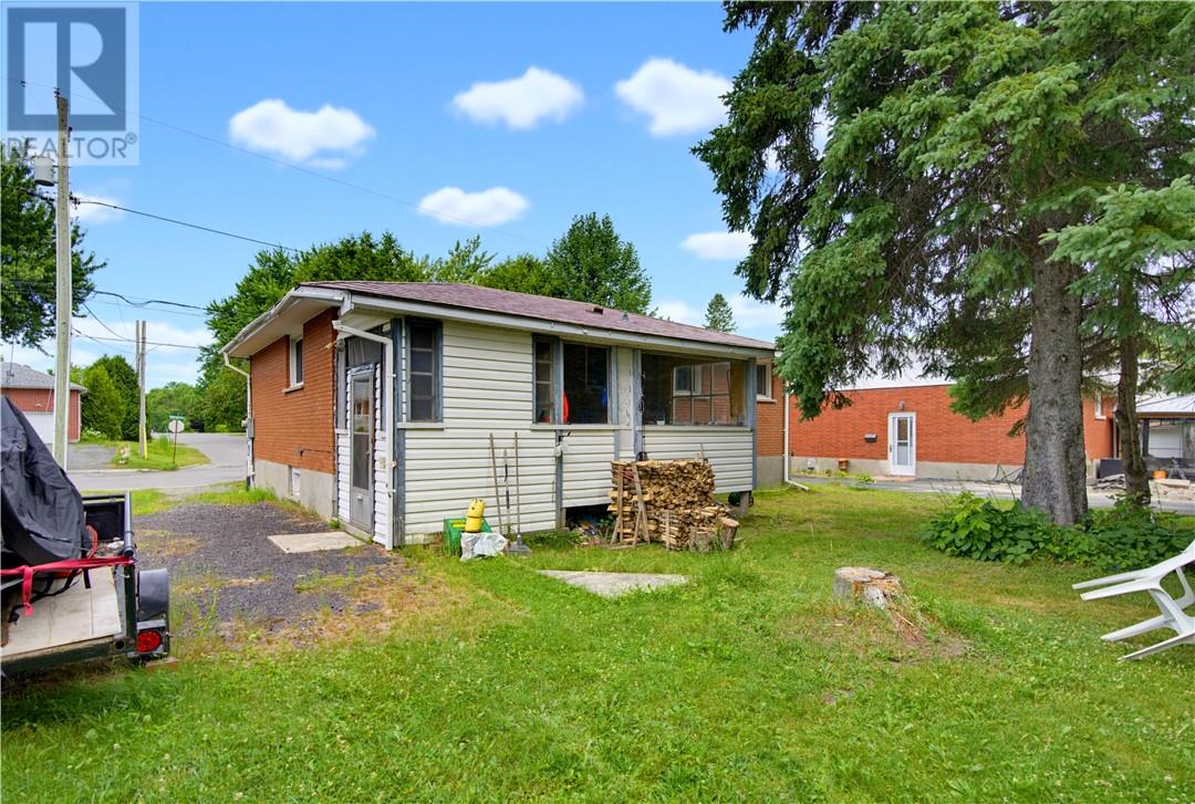 782 Westmount - 3