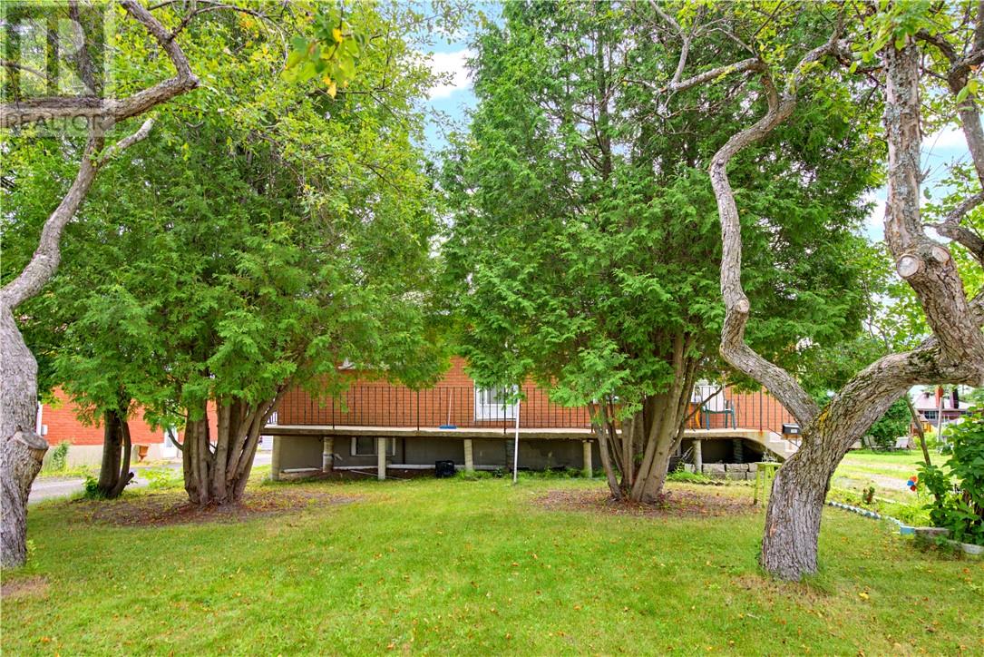 782 Westmount - 4