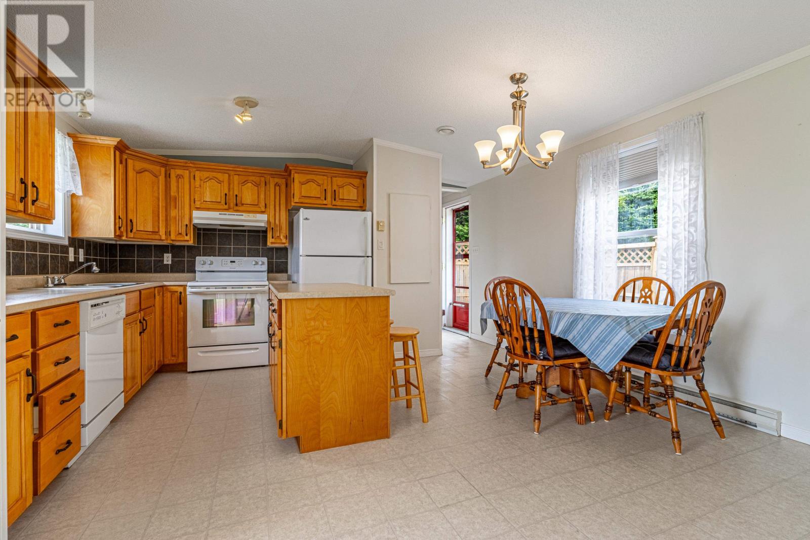 27 PERRY Lane - 7