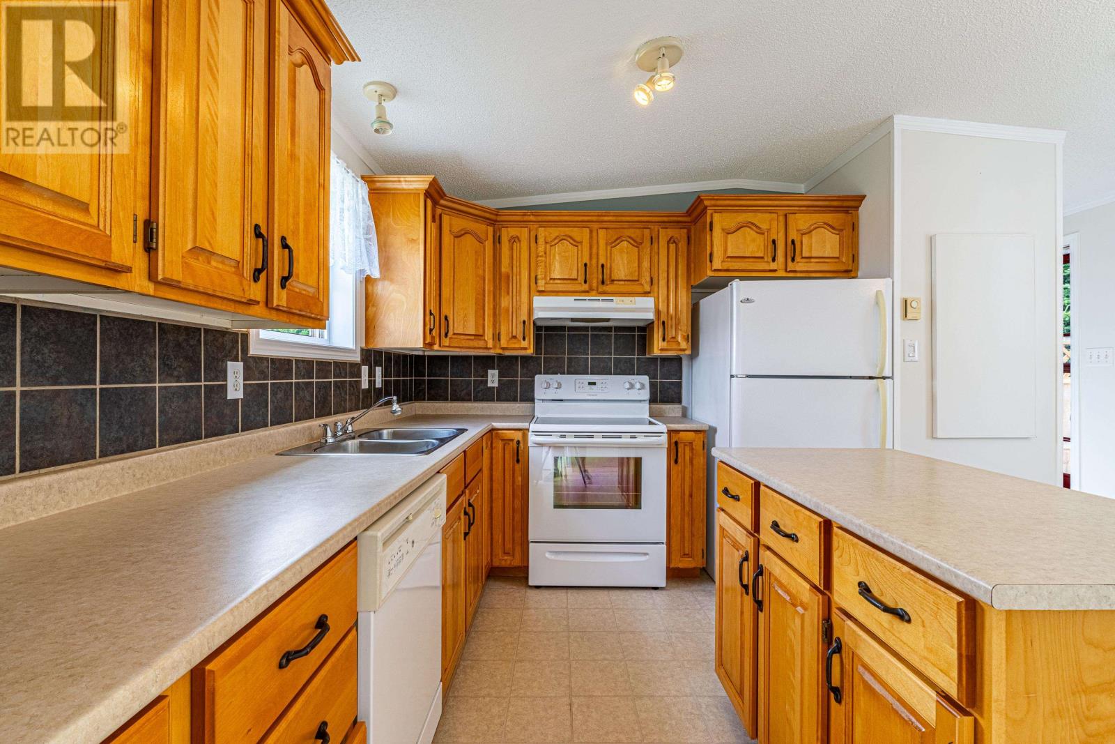 27 PERRY Lane - 8