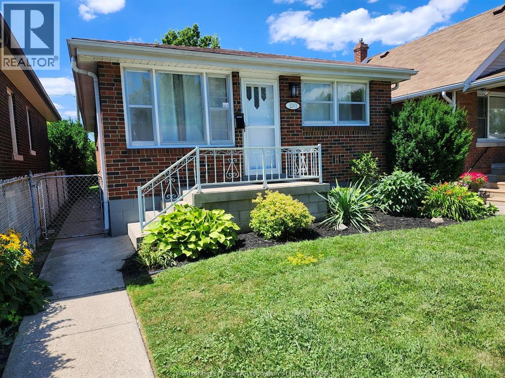 1163 JOSEPHINE - 1