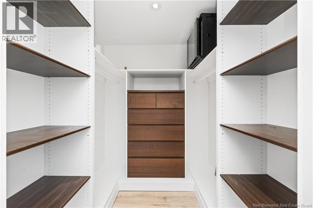 296 Buckingham Avenue - 24