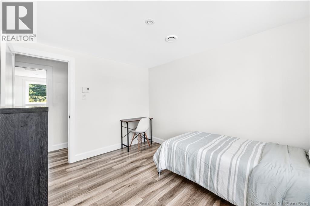 296 Buckingham Avenue - 30