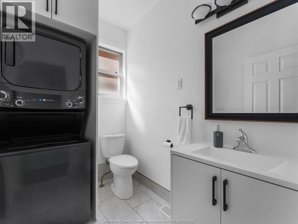 477 Pierre AVENUE - 11