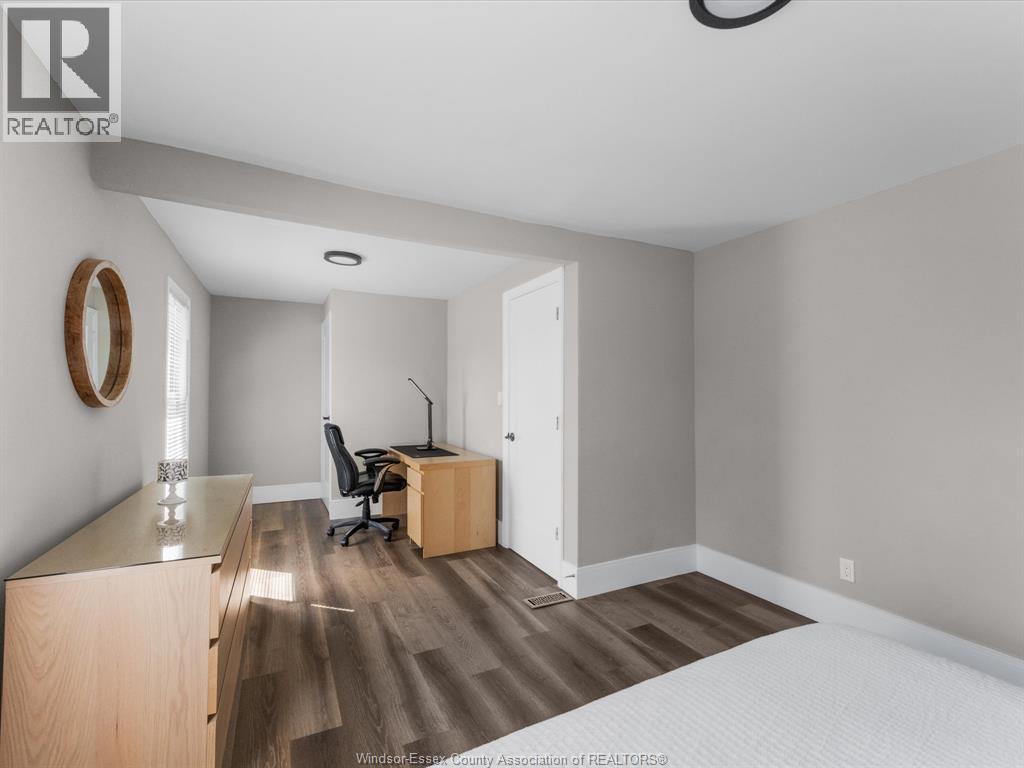 477 Pierre AVENUE - 14
