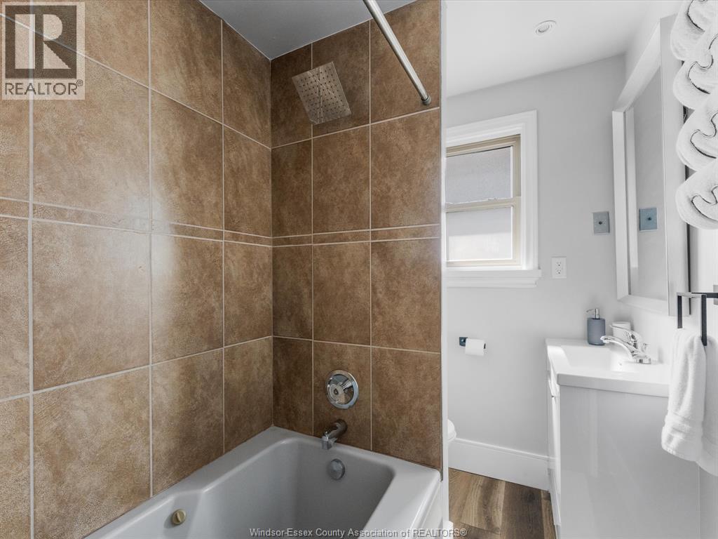 477 Pierre AVENUE - 17