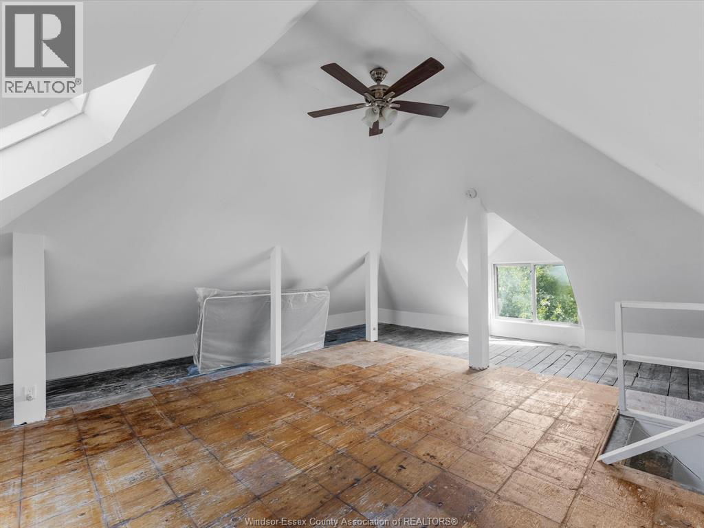 477 Pierre AVENUE - 19