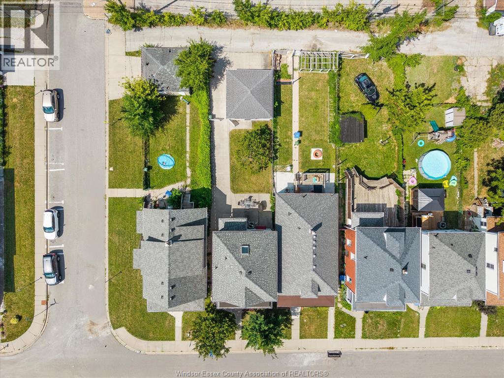 477 Pierre AVENUE - 23