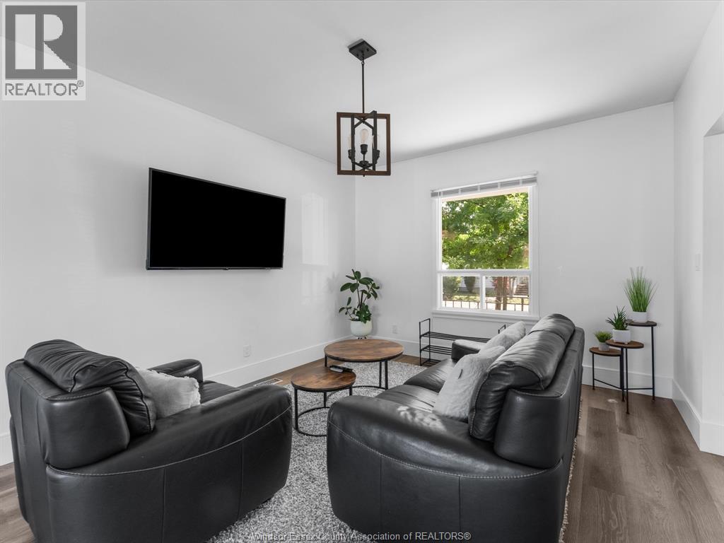 477 Pierre AVENUE - 4