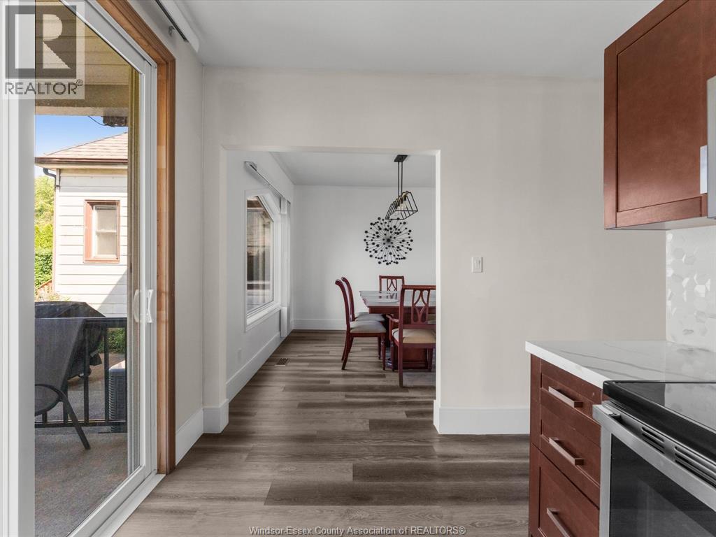 477 Pierre AVENUE - 8