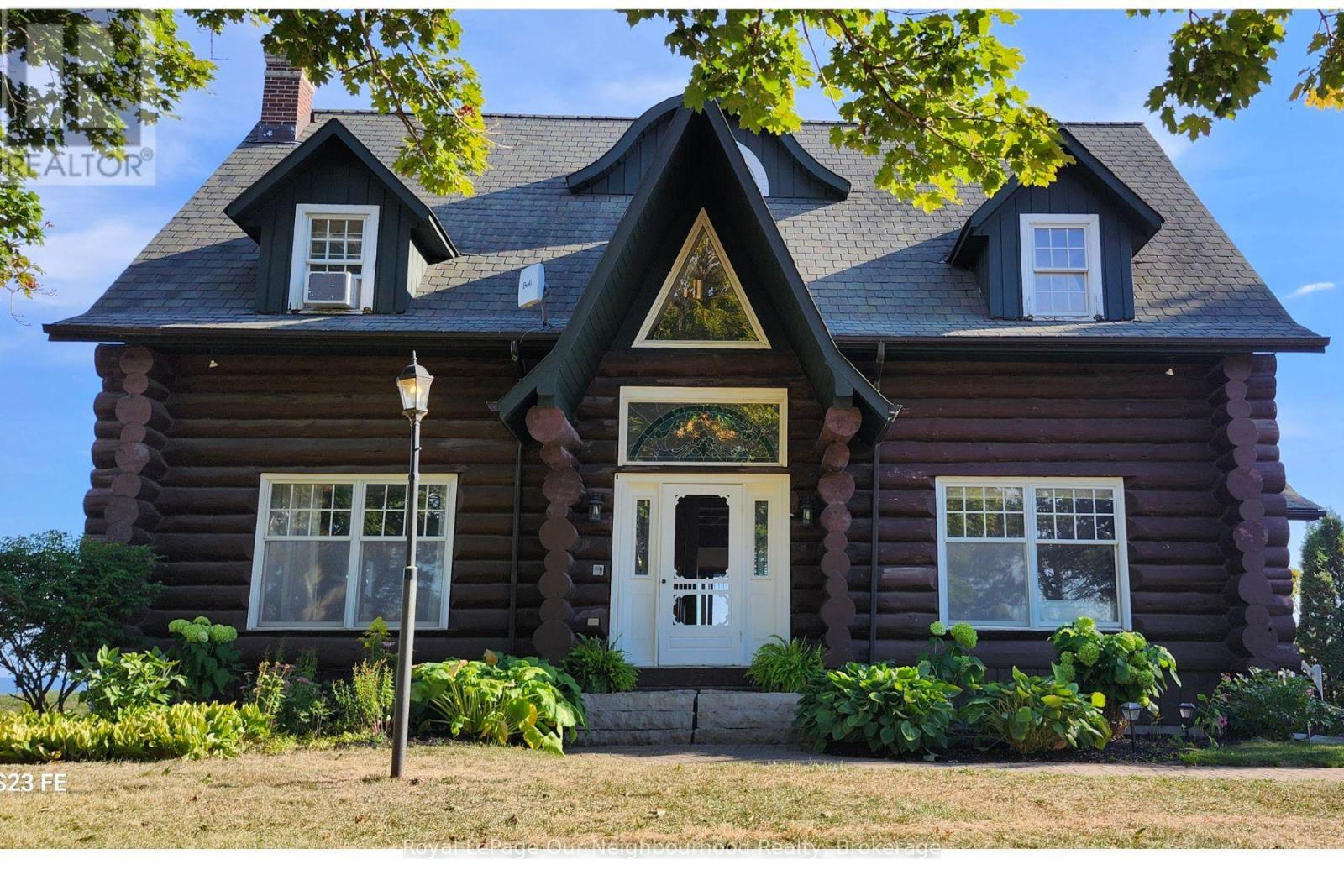 3741 LAKESHORE ROAD E - 2