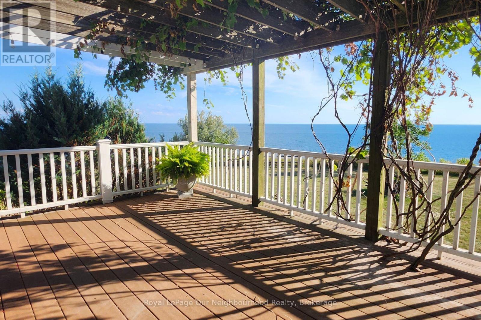 3741 LAKESHORE ROAD E - 3