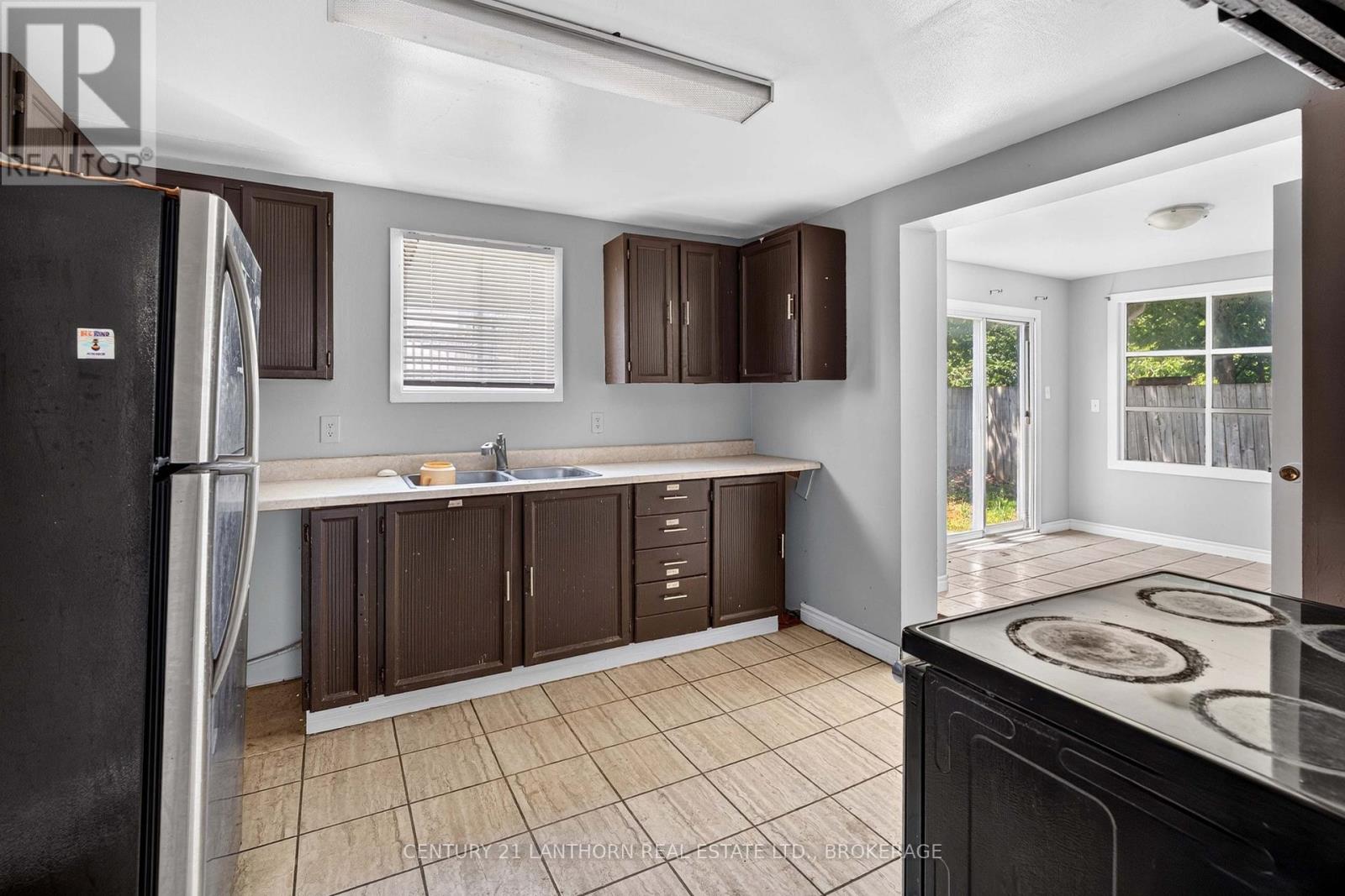 139 DRENNAN STREET - 6