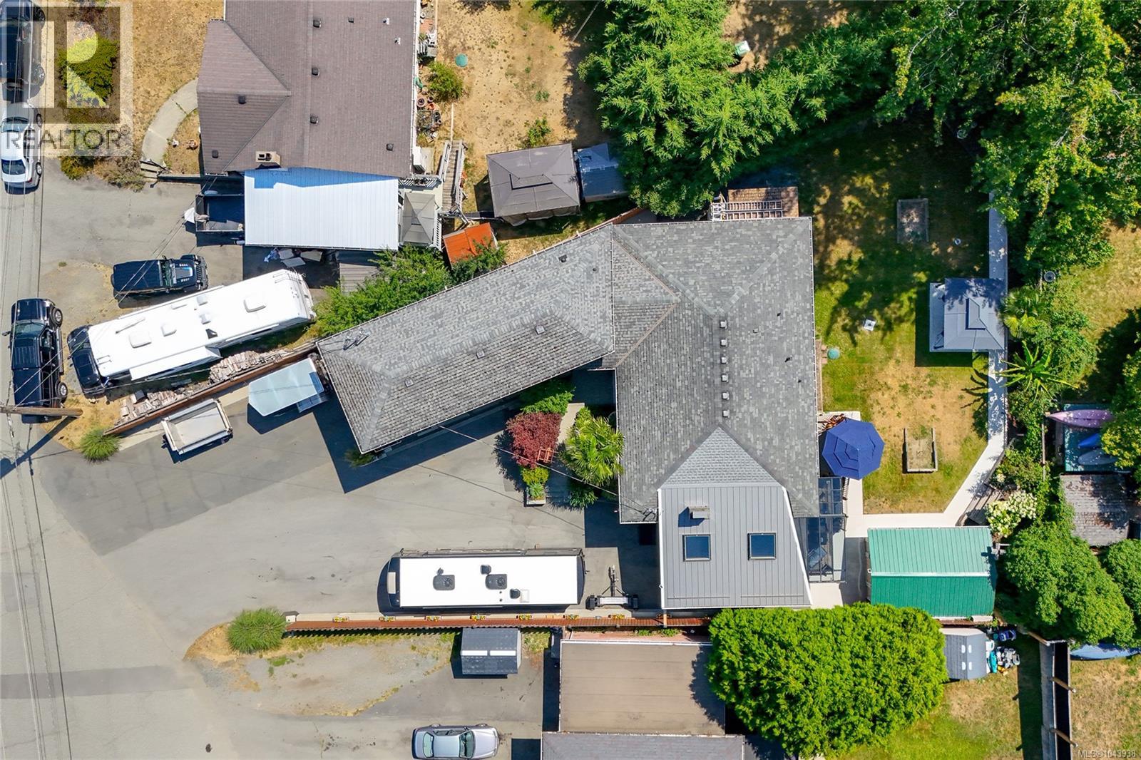 1327 Justine Pl - 4