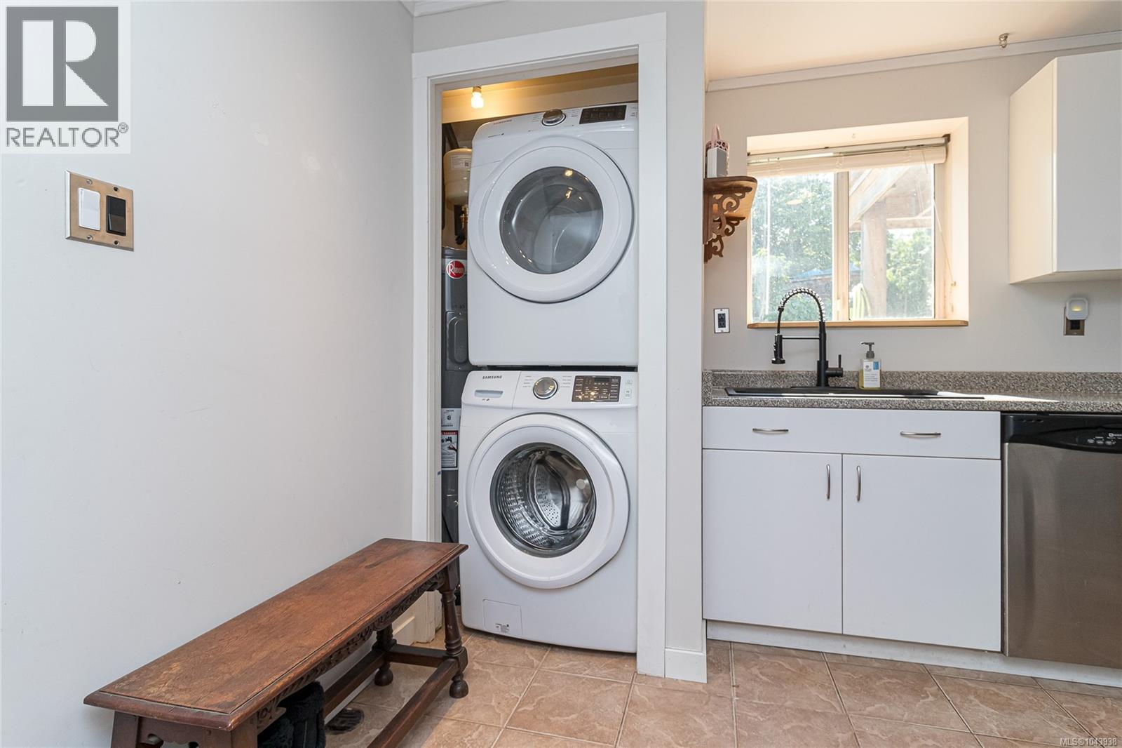 1327 Justine Pl - 44