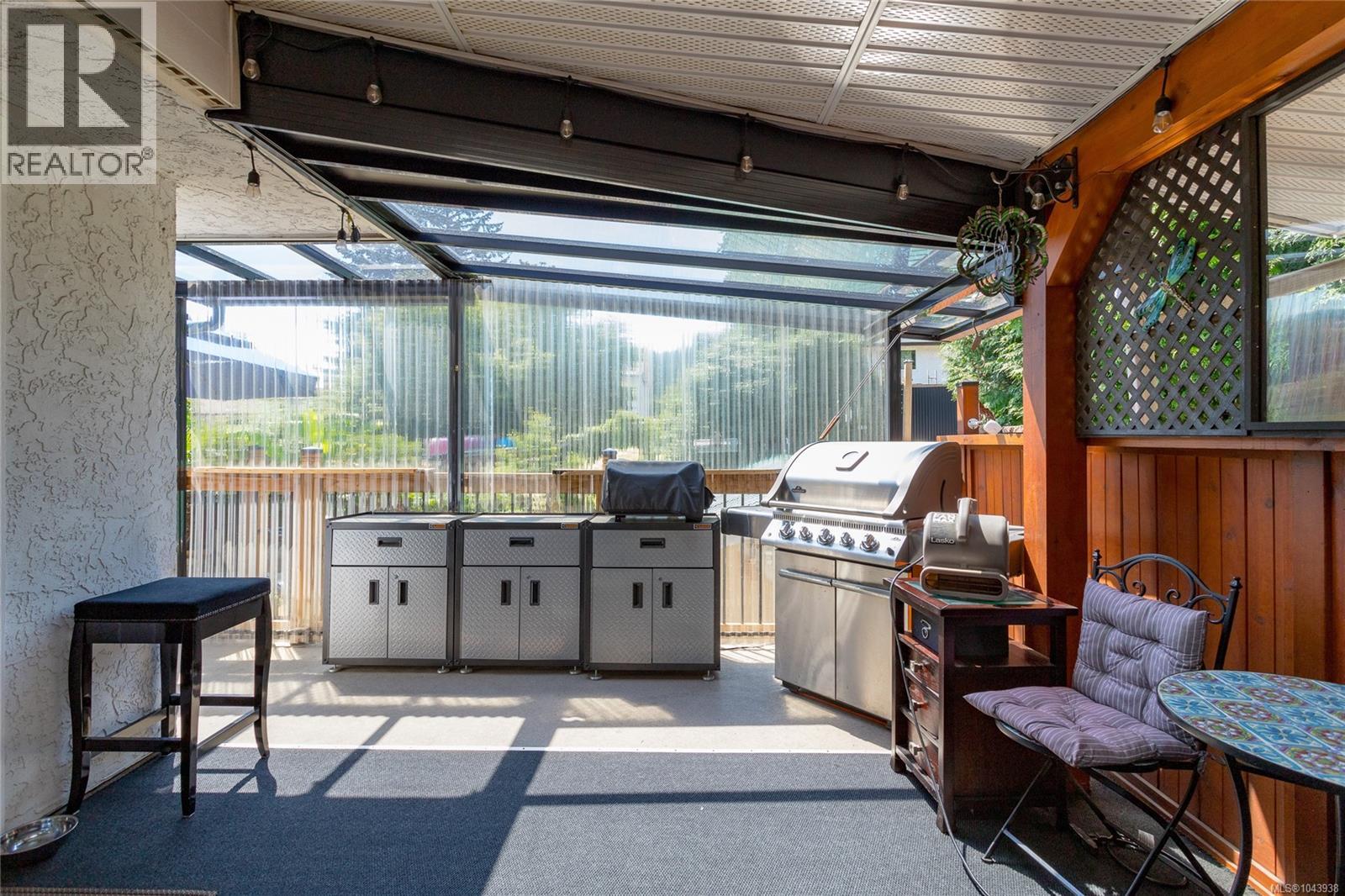 1327 Justine Pl - 54