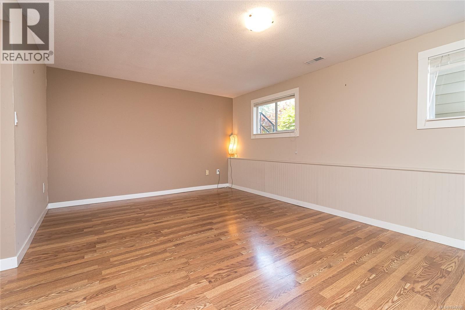 1327 Justine Pl - 34