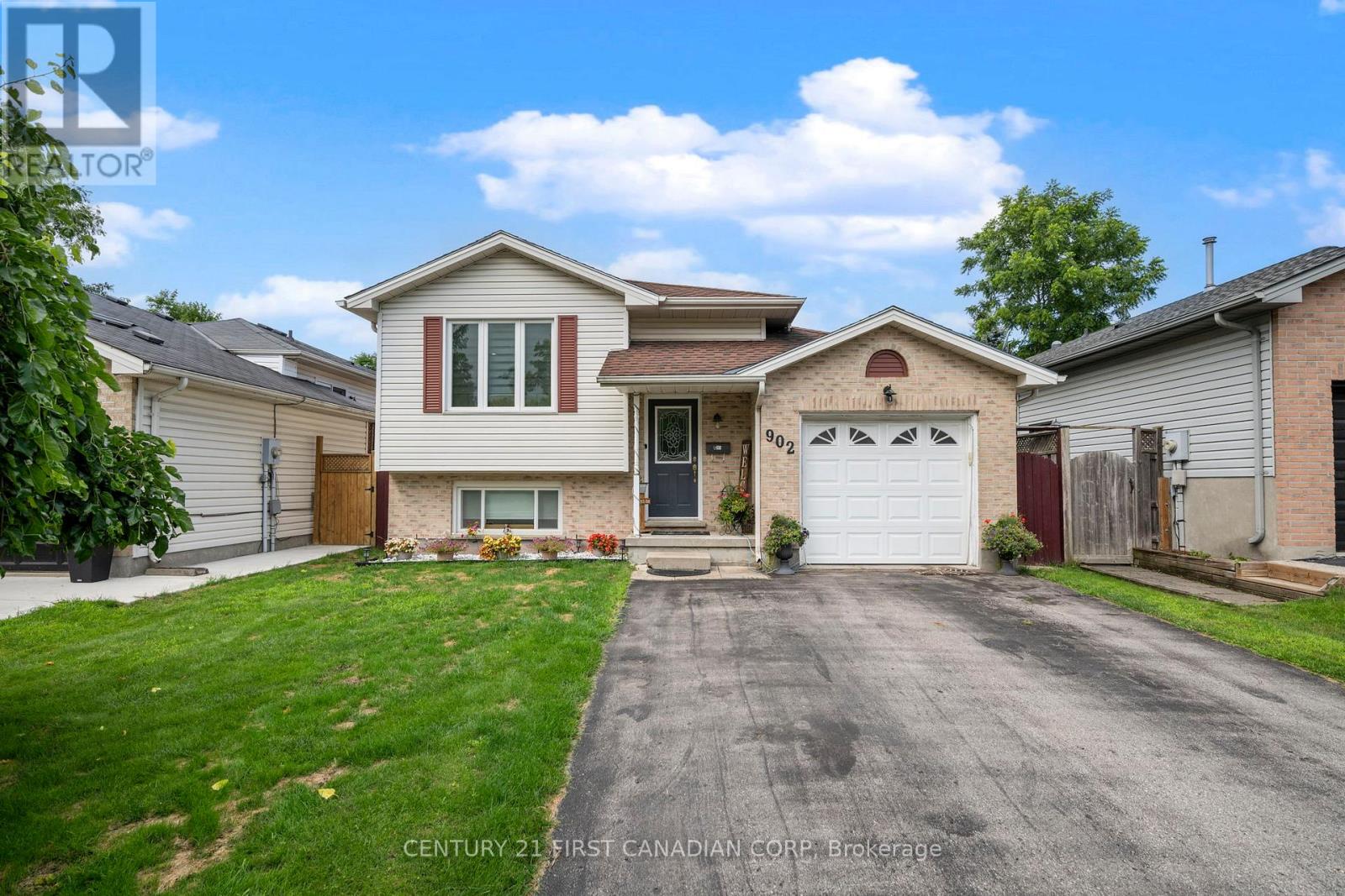 902 RAILTON AVENUE - 1