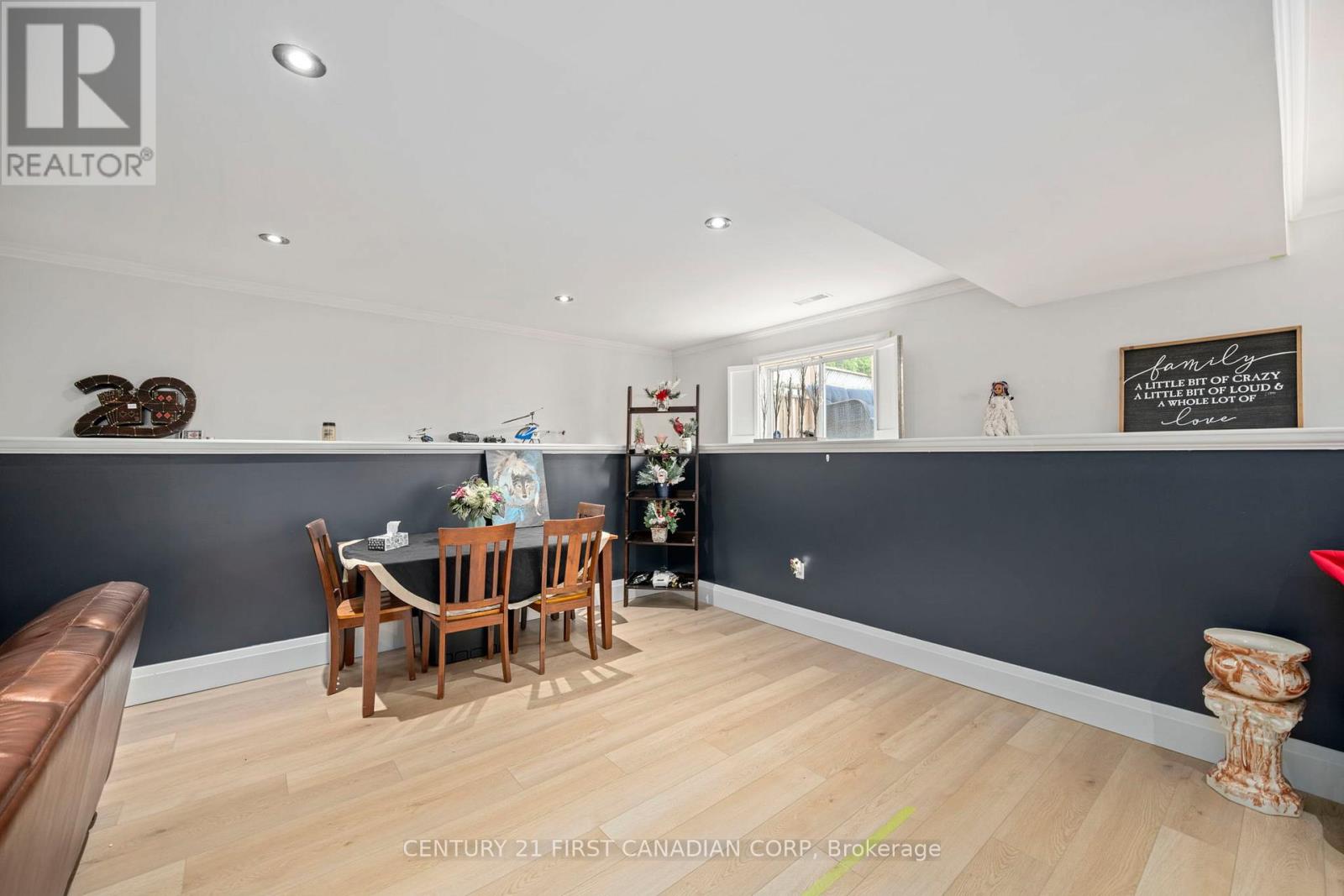 902 RAILTON AVENUE - 24