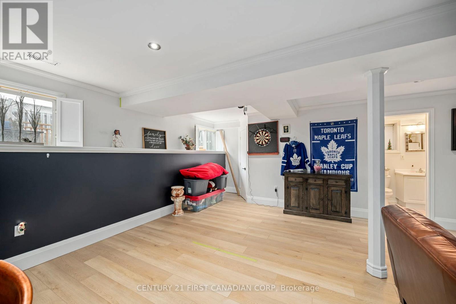 902 RAILTON AVENUE - 25