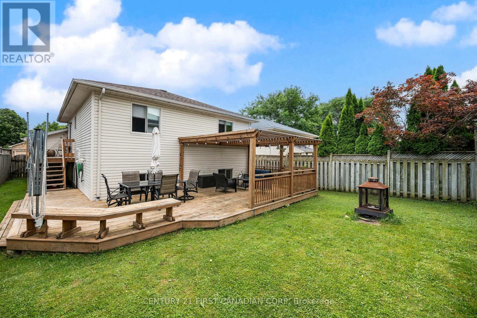 902 RAILTON AVENUE - 26