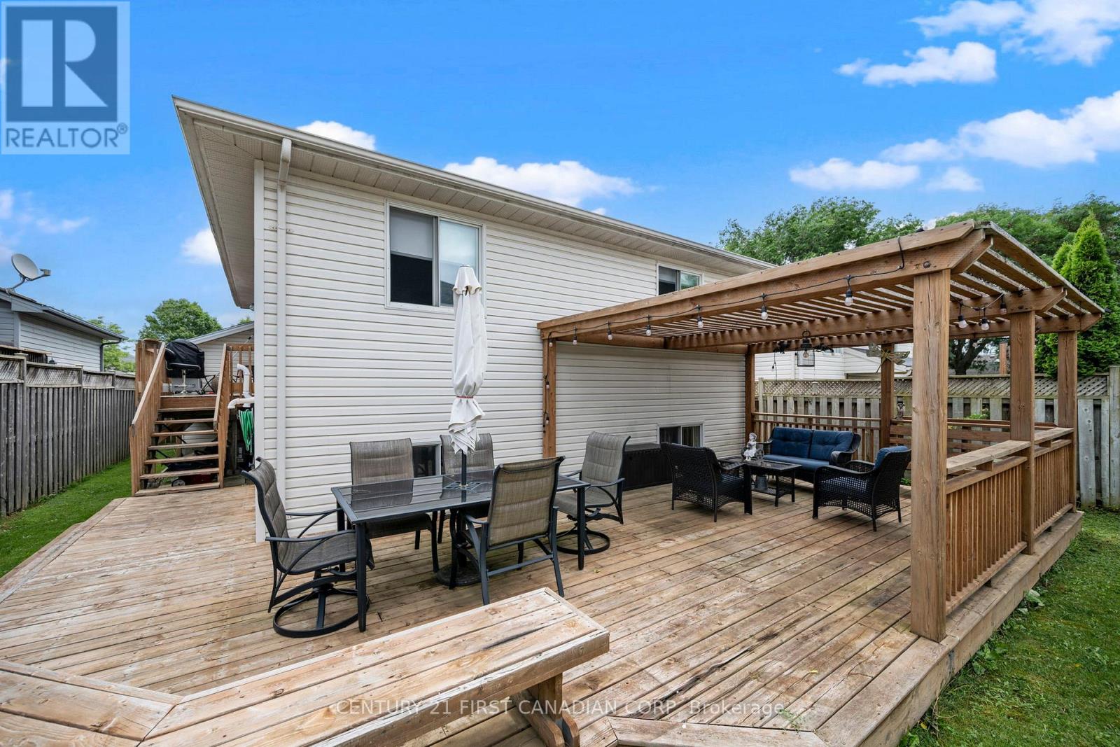 902 RAILTON AVENUE - 27