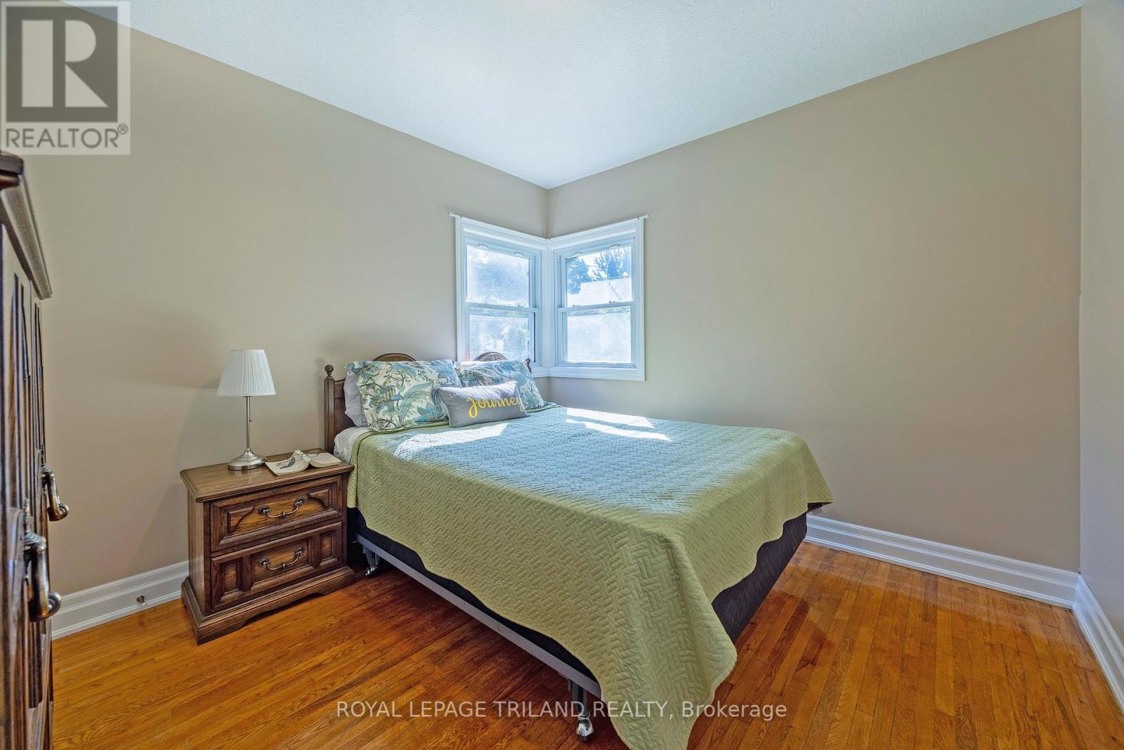 1874 CHURCHILL AVENUE - 12