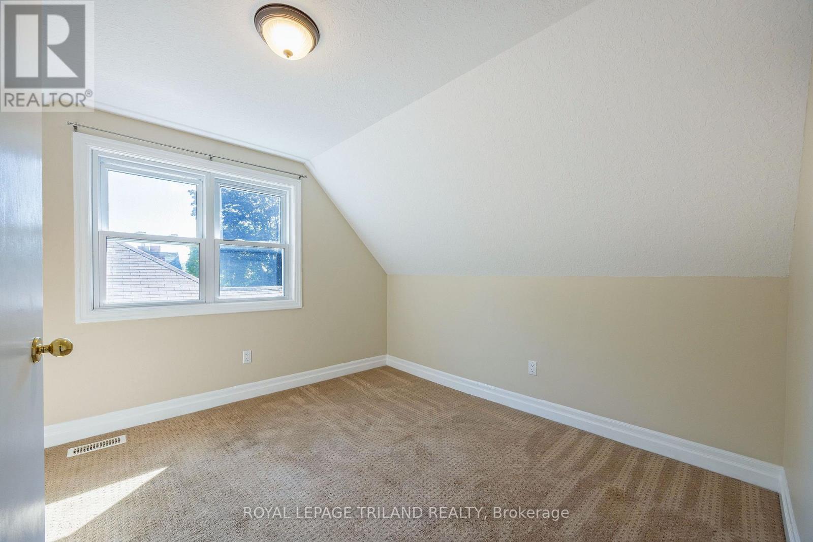 1874 CHURCHILL AVENUE - 18