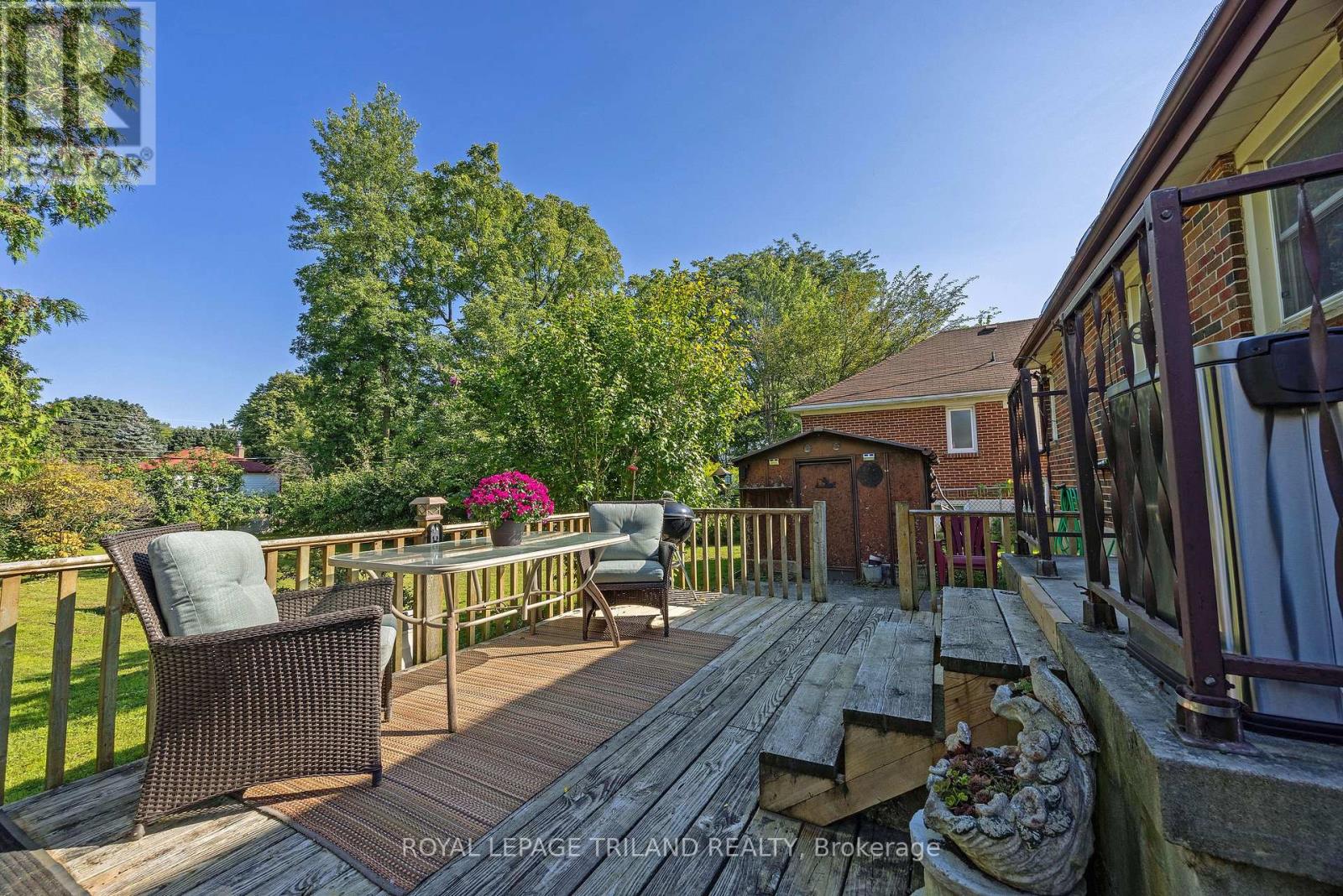 1874 CHURCHILL AVENUE - 26