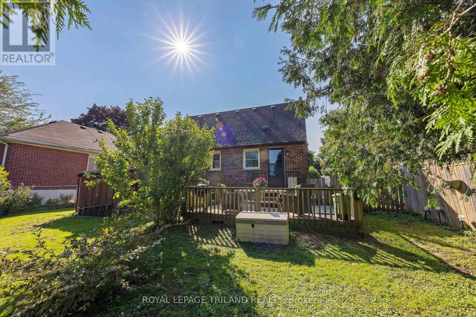 1874 CHURCHILL AVENUE - 29
