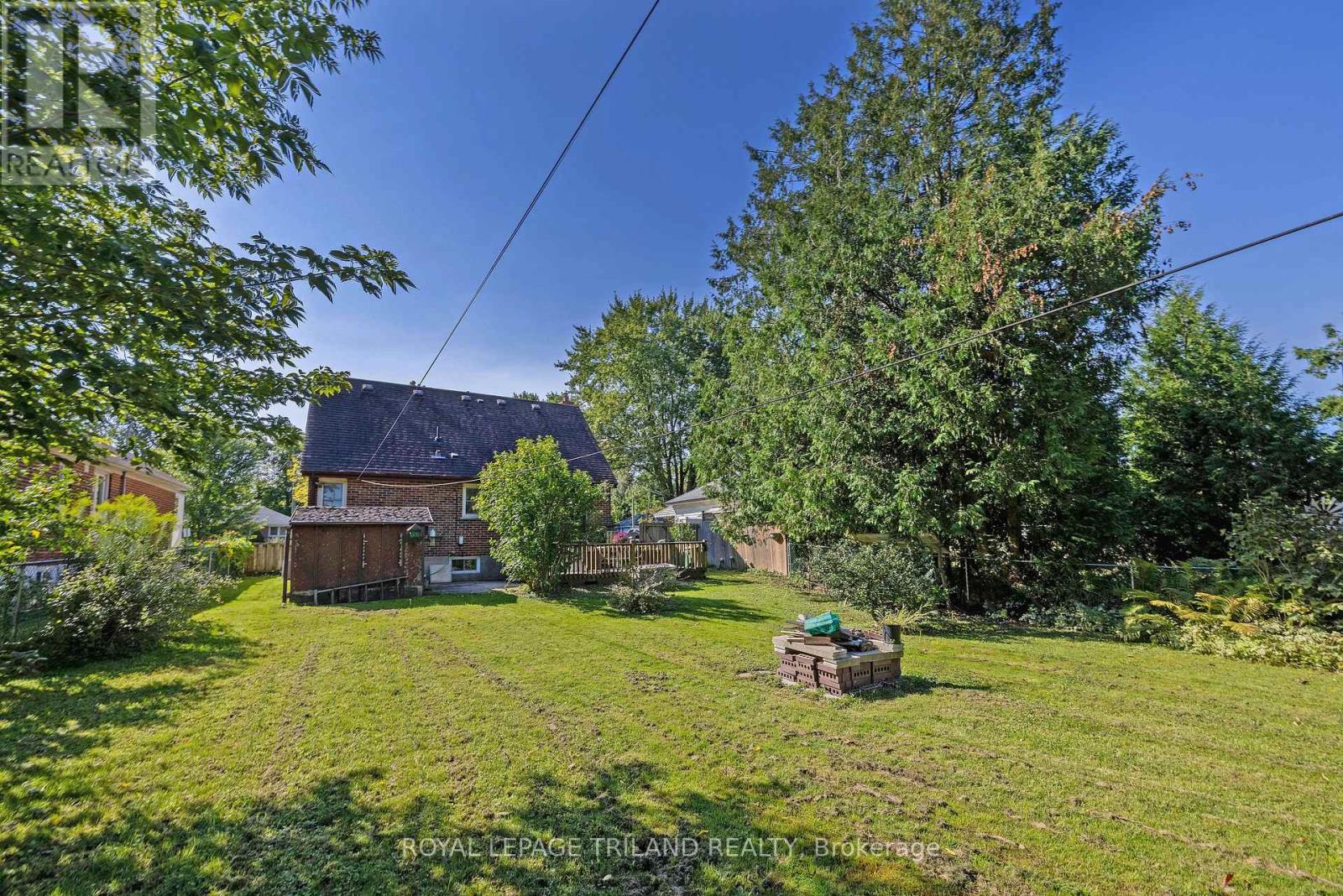 1874 CHURCHILL AVENUE - 30
