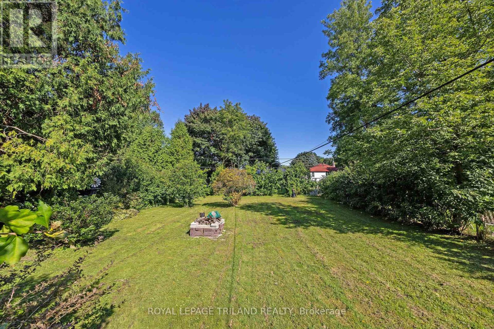 1874 CHURCHILL AVENUE - 31