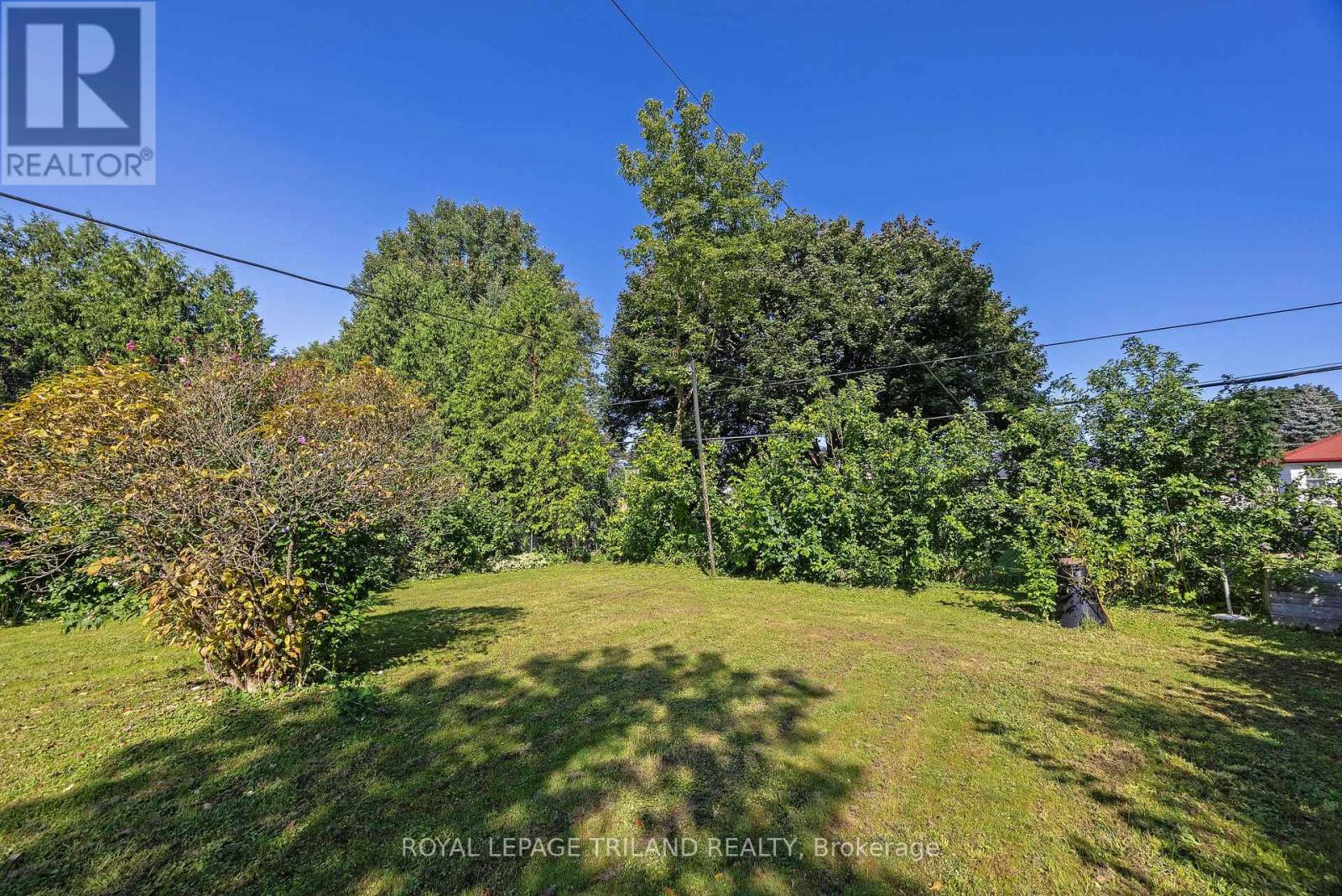 1874 CHURCHILL AVENUE - 32