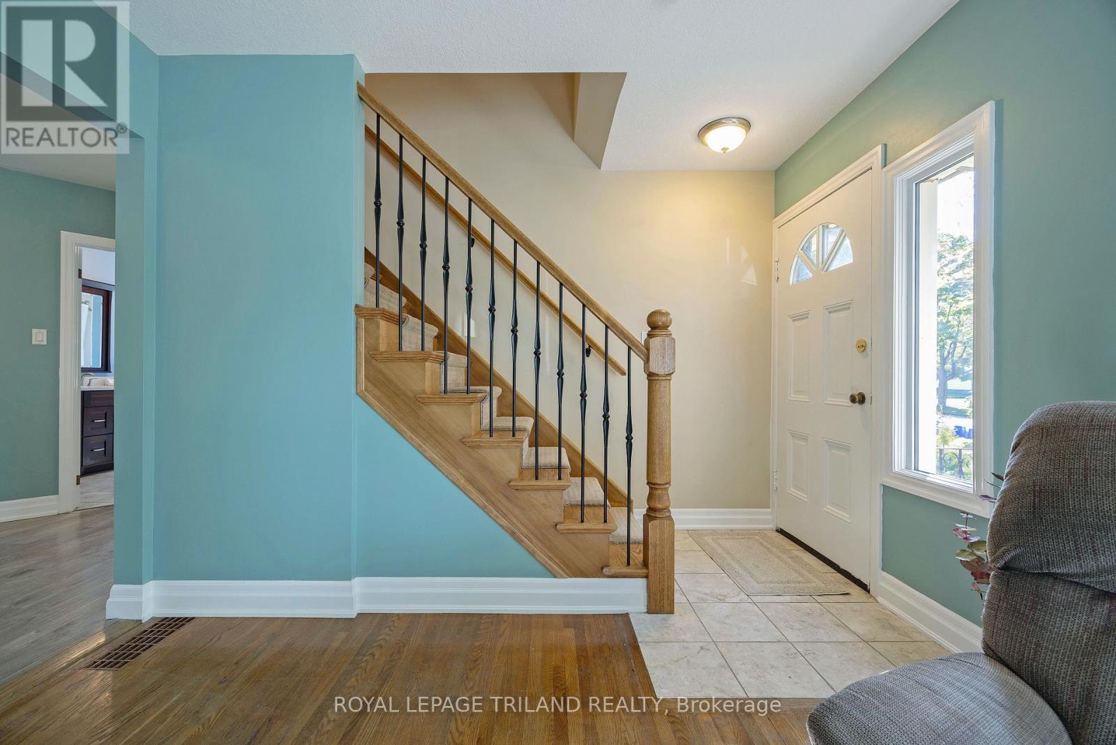 1874 CHURCHILL AVENUE - 4