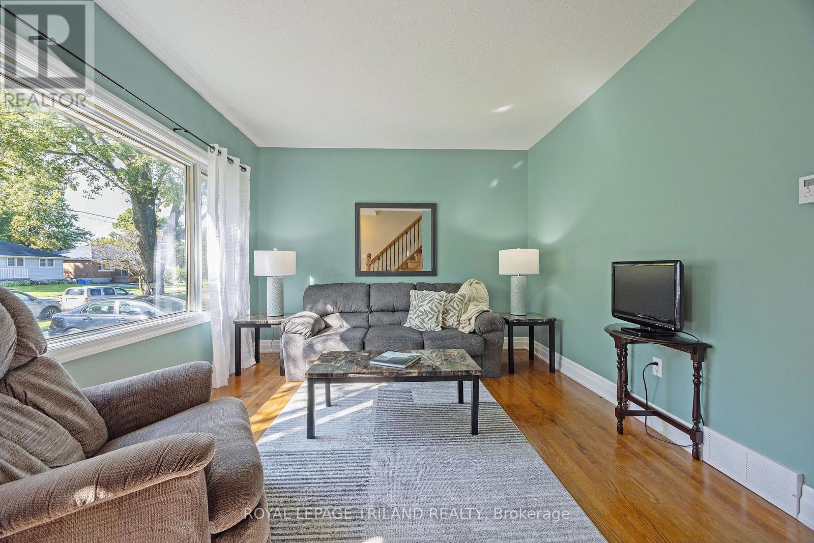 1874 CHURCHILL AVENUE - 6