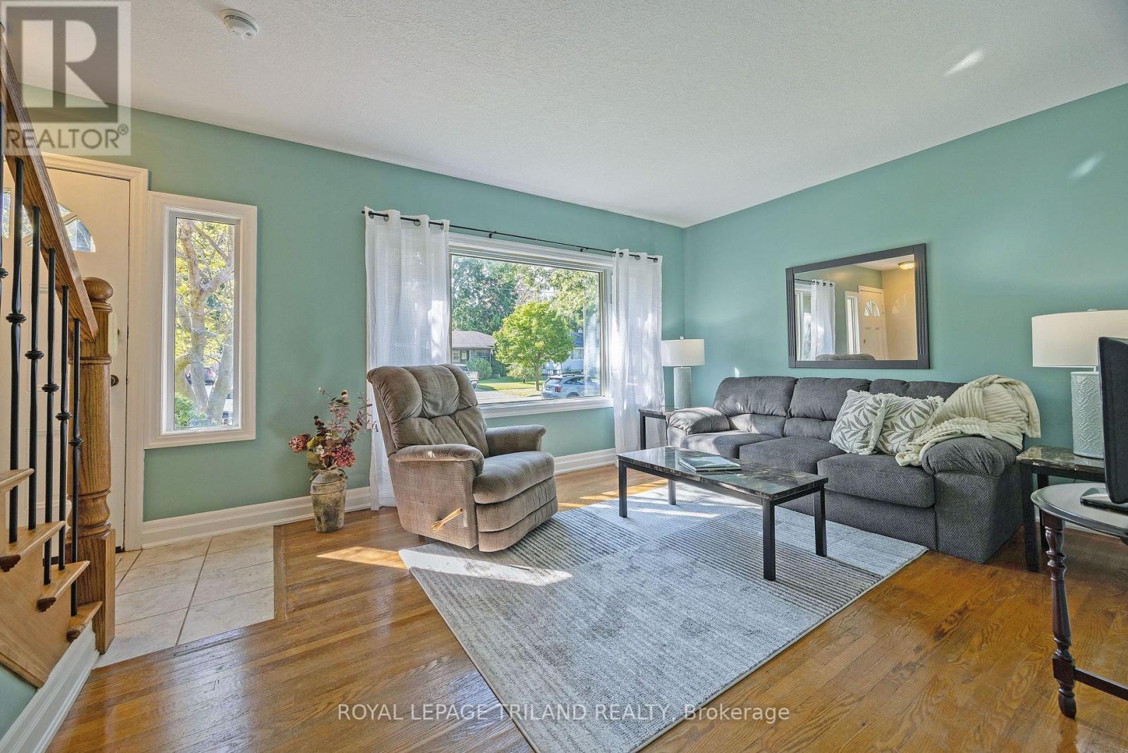 1874 CHURCHILL AVENUE - 7