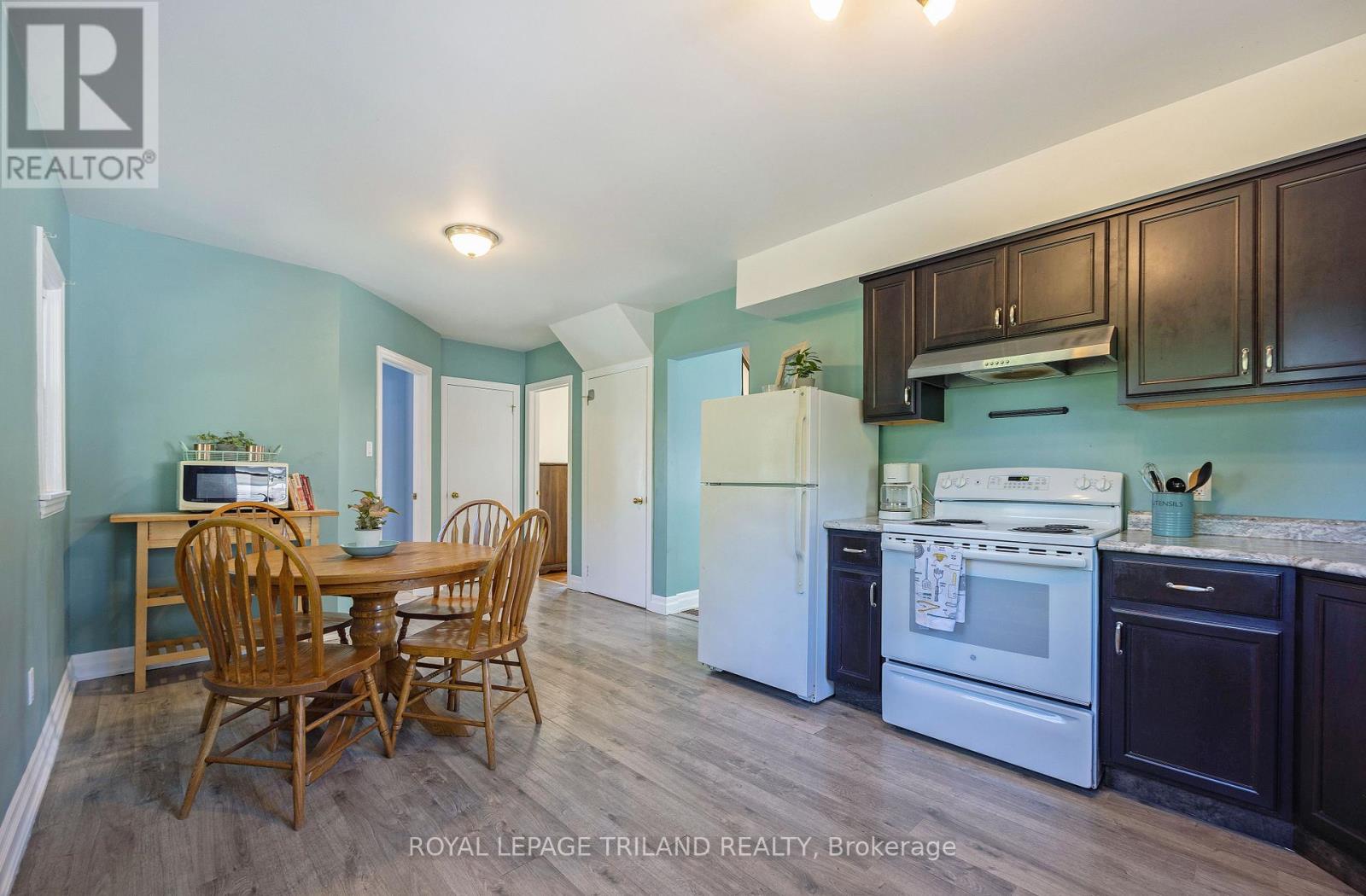 1874 CHURCHILL AVENUE - 9