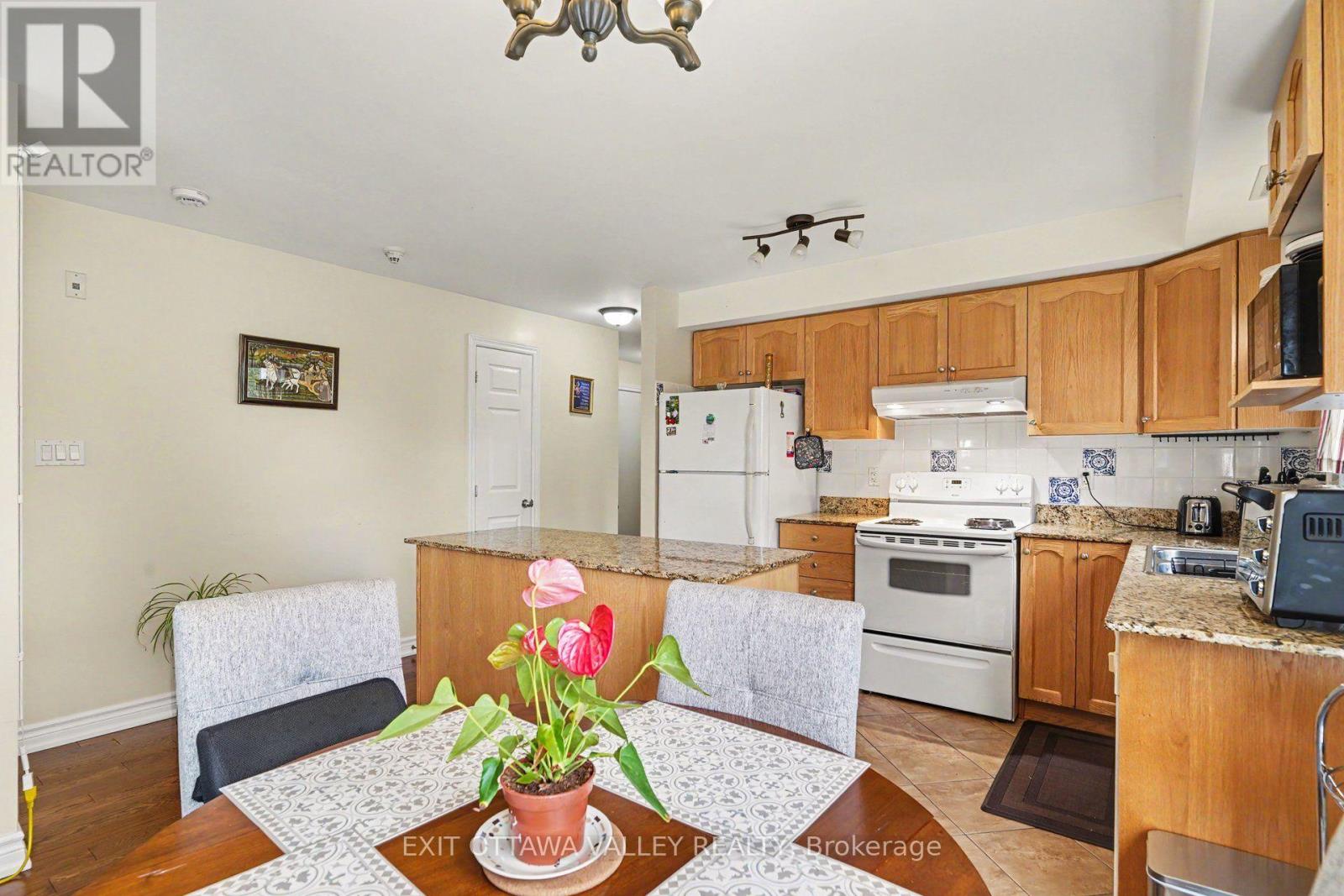 #208 14 NORICE STREET - 11